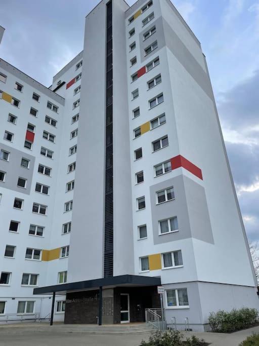 Max Appartements Neubrandenburg Buitenkant foto