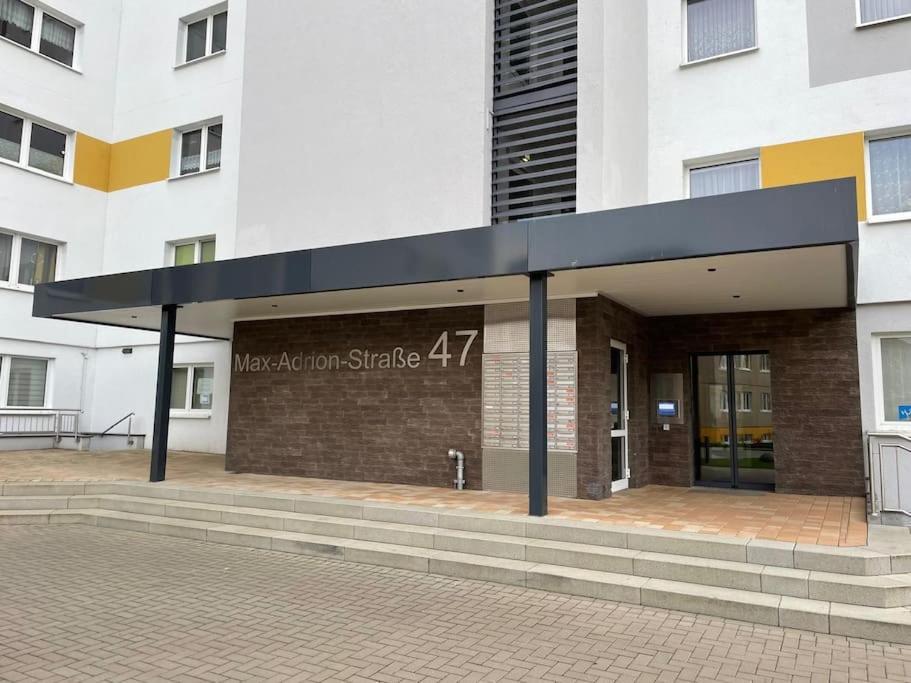 Max Appartements Neubrandenburg Buitenkant foto