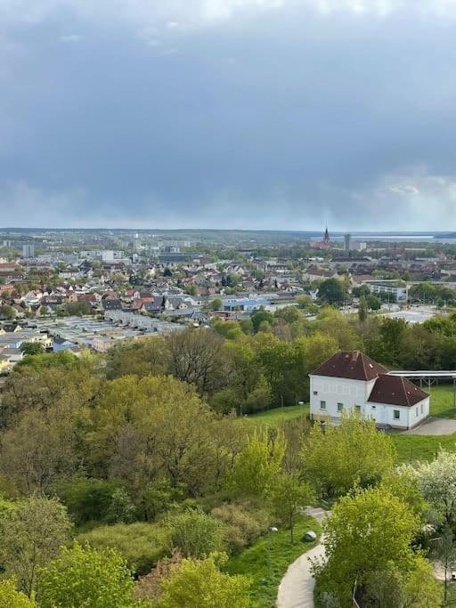 Max Appartements Neubrandenburg Buitenkant foto